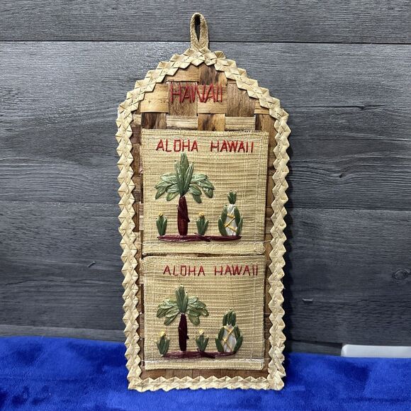 HAWAII Straw Mail Organizer Letter Holder~Wall Hanging 2 Slot Handmade “ALOHA” - Picture 1 of 6
